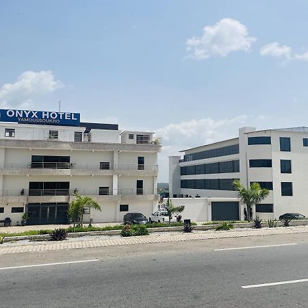 Onyx Hotel Ямусукро Екстериор снимка