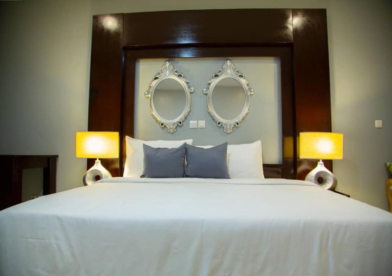 Onyx Hotel Ямусукро Екстериор снимка