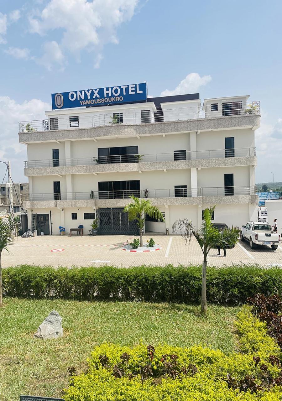 Onyx Hotel Ямусукро Екстериор снимка